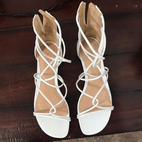 Woman’s shoes - Picture 1 of 6